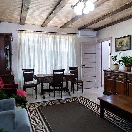 Guest house кичера Gold Mizhhirya (Transcarpathia)